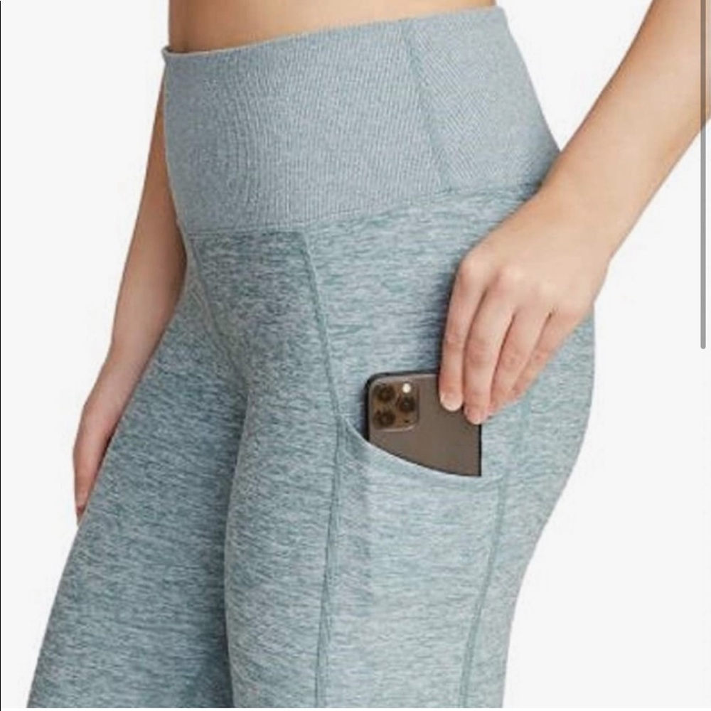 Kirkland High Rise Mint Green Heathered Pocket Leggings Size Small
